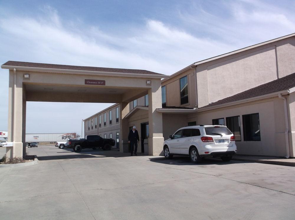 Mcpherson Inn By Oyo, I-135 Exterior photo