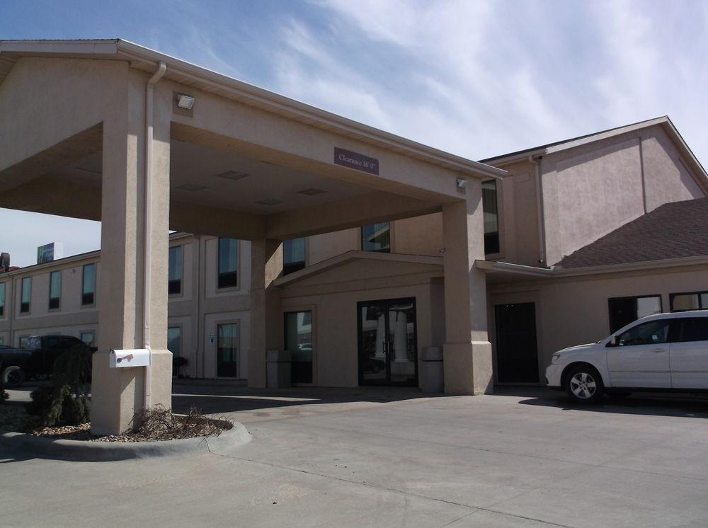 Mcpherson Inn By Oyo, I-135 Exterior photo