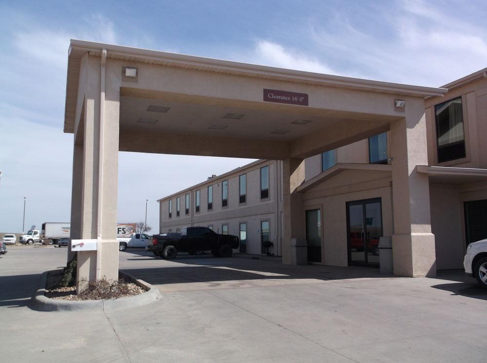Mcpherson Inn By Oyo, I-135 Exterior photo